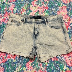 EUC Gap denim shorts size 14/32 5” inseam